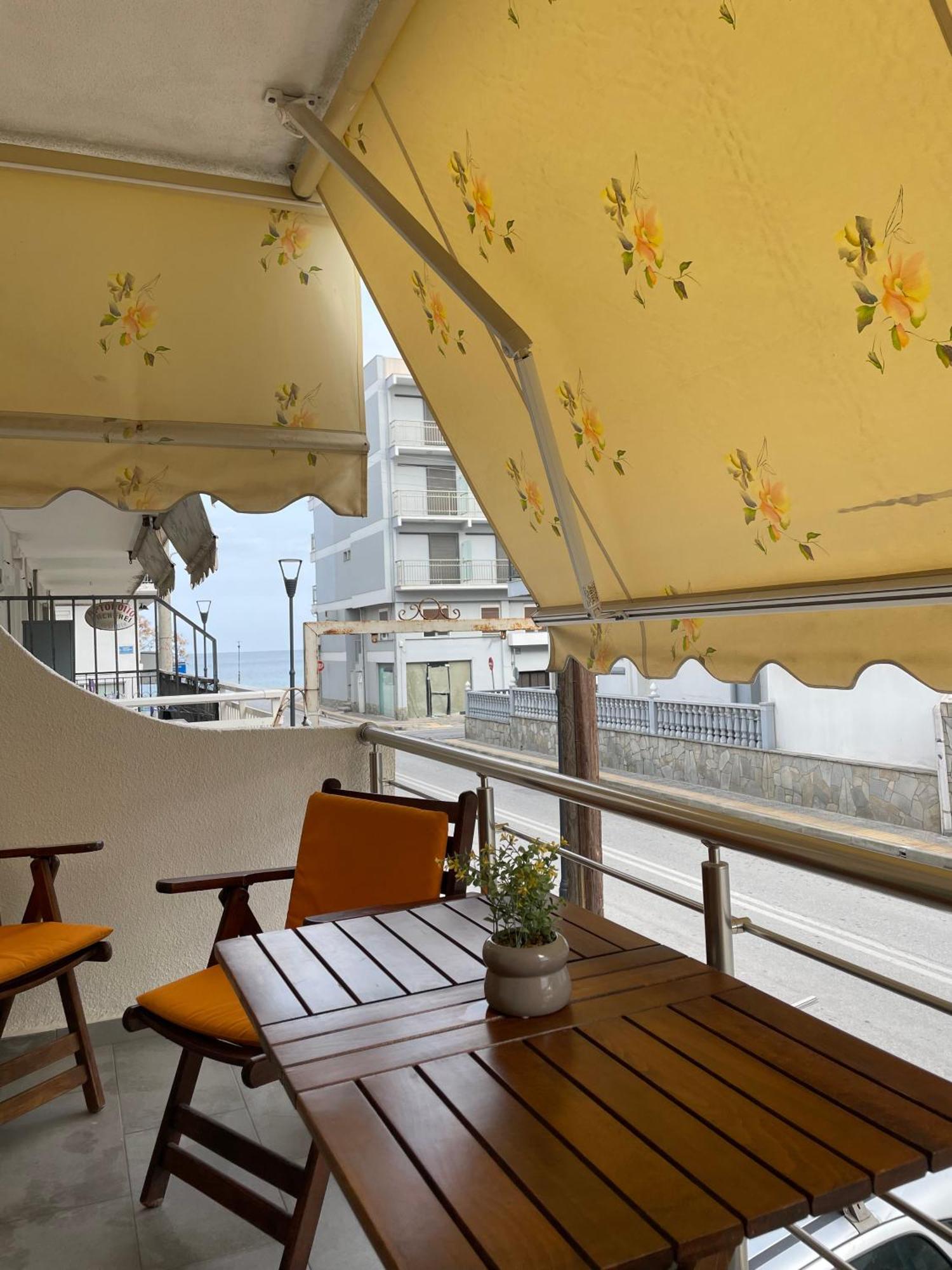 Dt Luxury Apartment Néa Péramos Buitenkant foto